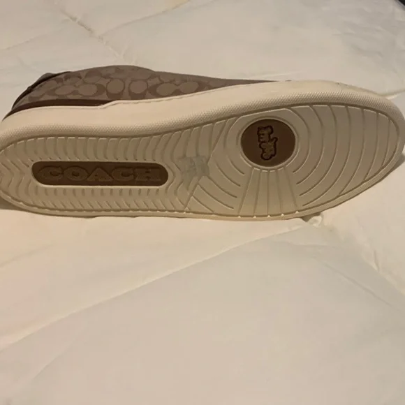 NEW Y2K -Authentic Coach Woman’s Tan Patterned Sneakers - Picture 12 of 12